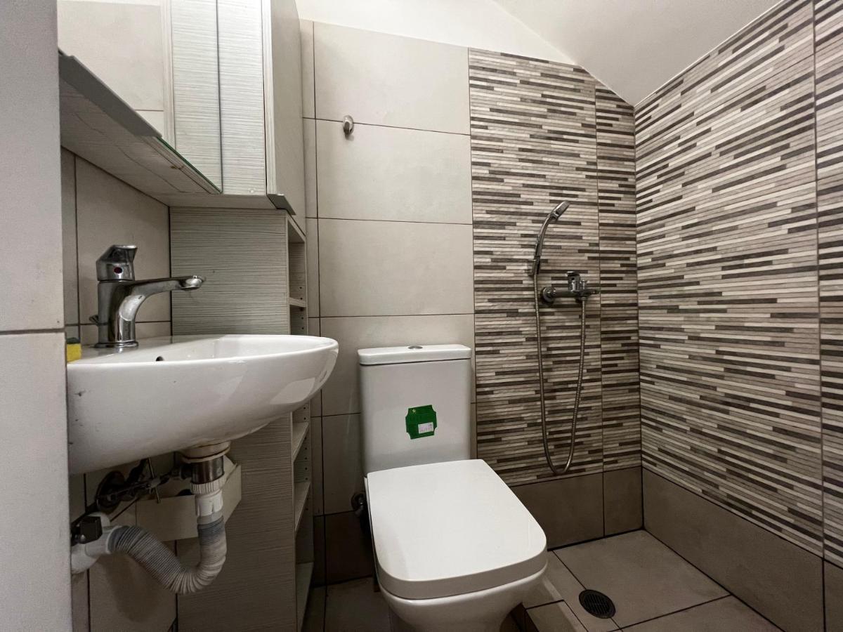 Budget Private Room In The Center Athena Bagian luar foto